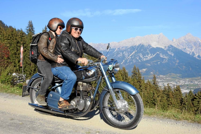 Pension Alpenrose Zell am See Motorrad Tour Chef und Junior mit Horex Regina 400