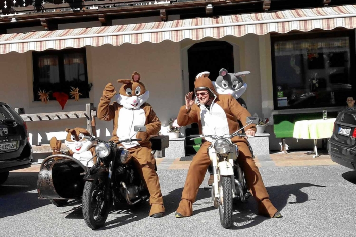 alte Puch Motorradfreunde bei der Osterhasen Ausfahrt